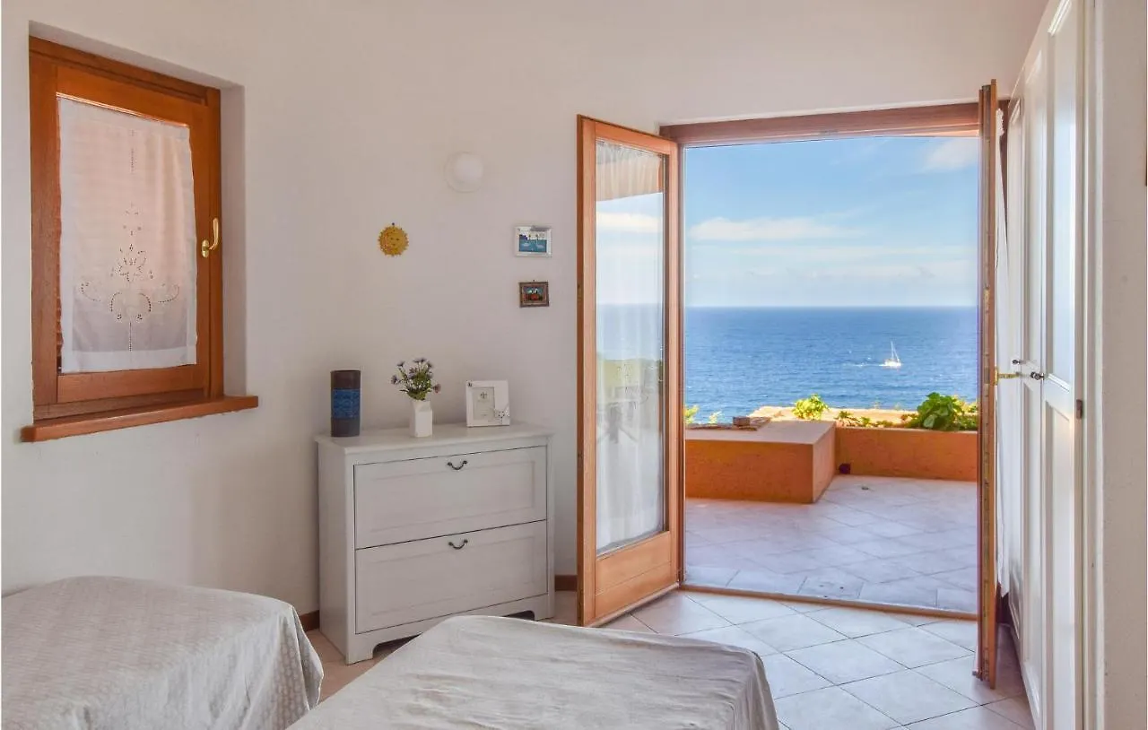 Lovely Home In Trinita Dagultu Vignol With Wifi コスタ・パラディーゾ 0*,  イタリア